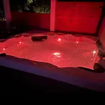 Zanic With Hot Tub アパート *