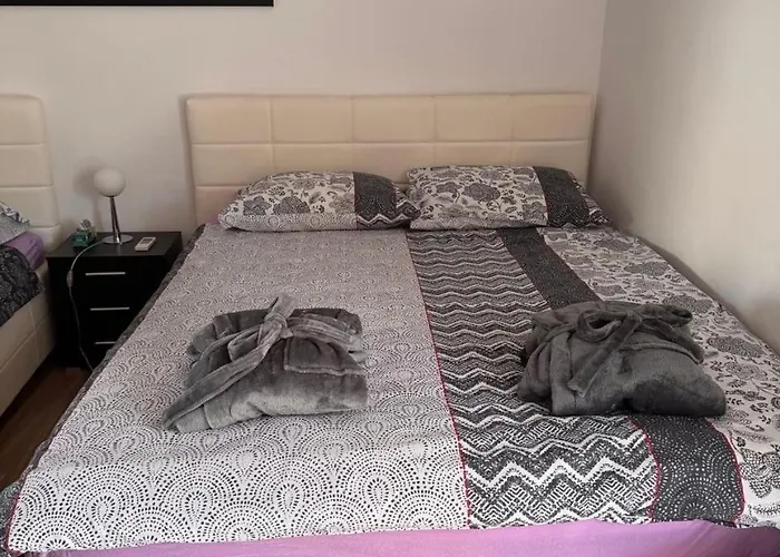 Apartment Zanic With Hot Tub Crikvenica