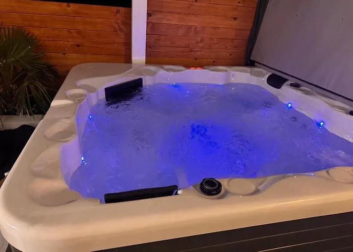 Zanic With Hot Tub *