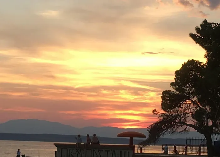 Zanic With Hot Tub Daire Crikvenica